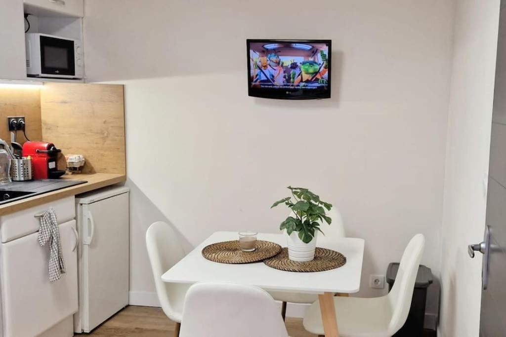 Lourde Center Apartment 3 Bed With Parking ルルド エクステリア 写真
